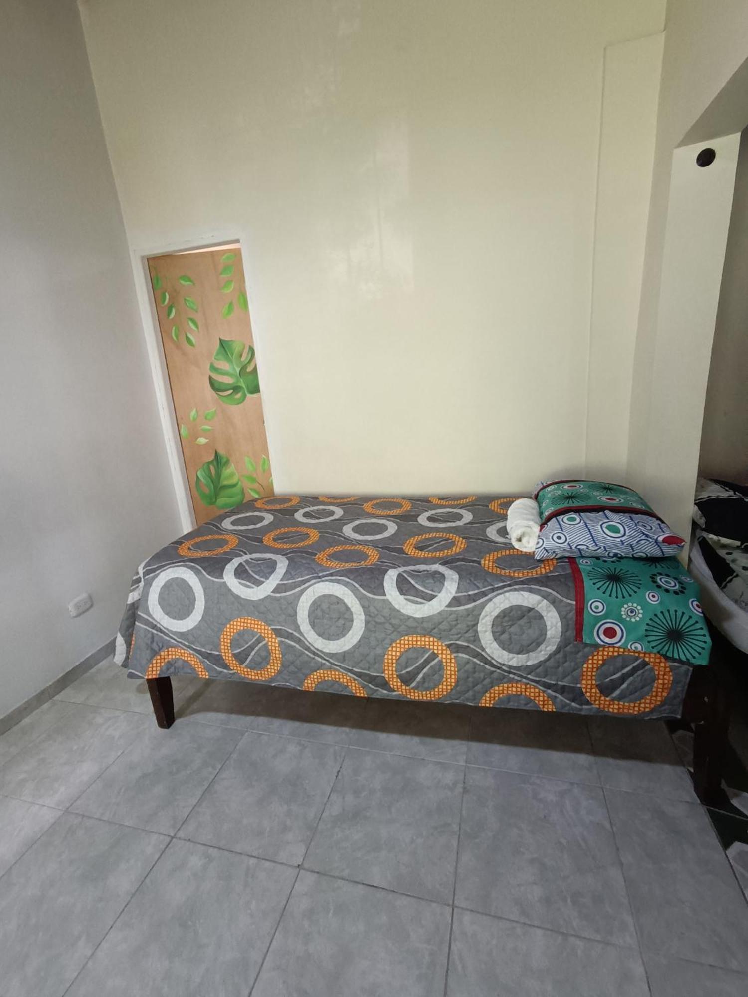 Pa Pasiar Hostal Μεντεγίν Δωμάτιο φωτογραφία