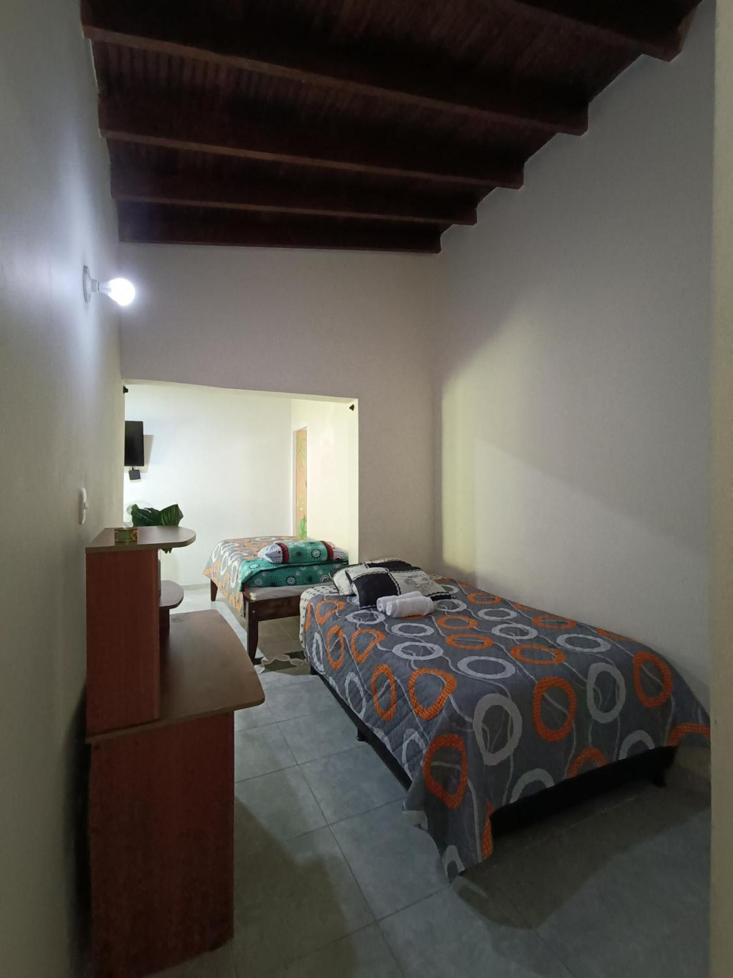 Pa Pasiar Hostal Μεντεγίν Δωμάτιο φωτογραφία