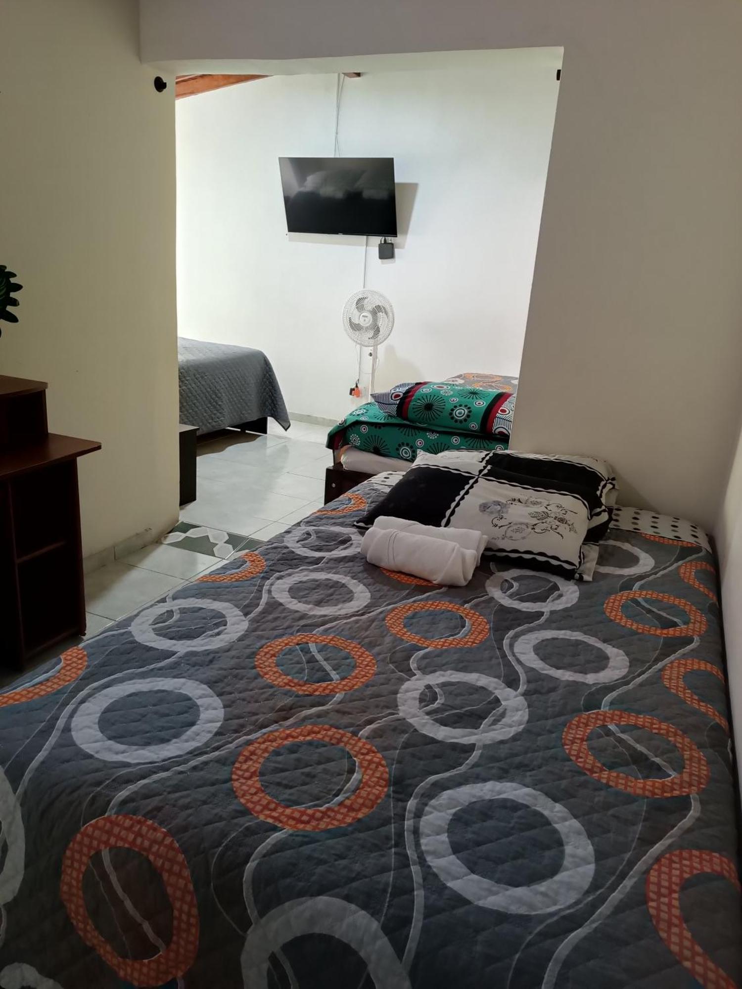 Pa Pasiar Hostal Μεντεγίν Δωμάτιο φωτογραφία