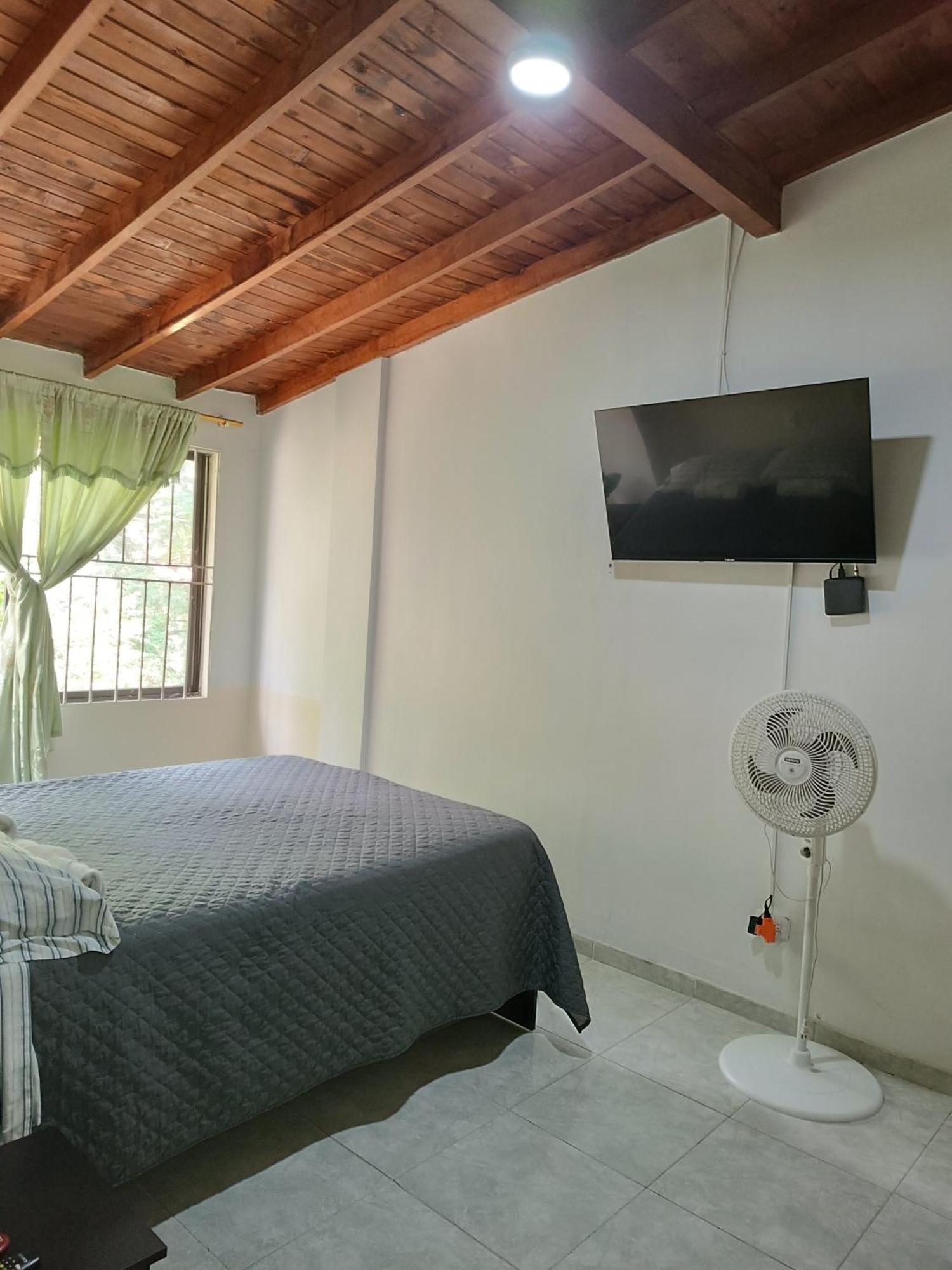 Pa Pasiar Hostal Μεντεγίν Δωμάτιο φωτογραφία